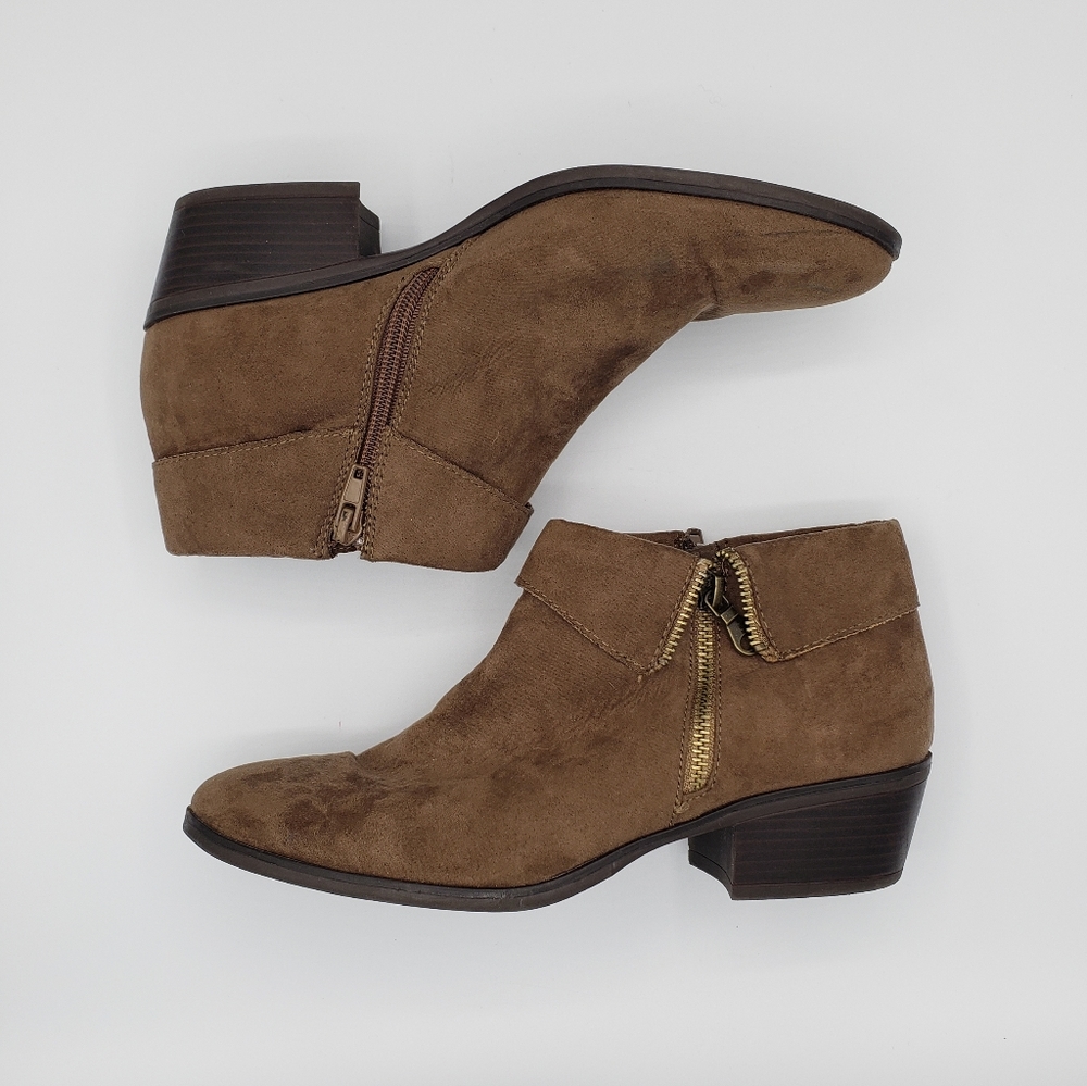 ☀️3/$15 Xappeal brown suede zip up ankle bootie boots